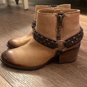 OTBT Emery Leather Studded Boots Size 7